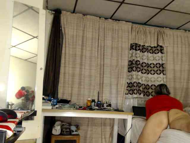 FIXMYASSTOO webcam