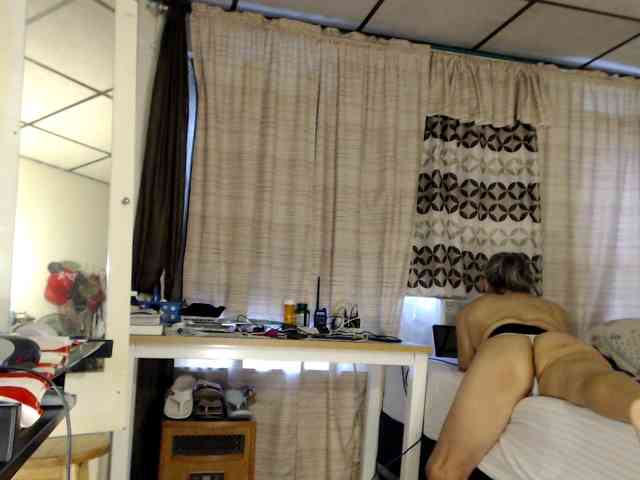 FIXMYASSTOO webcam