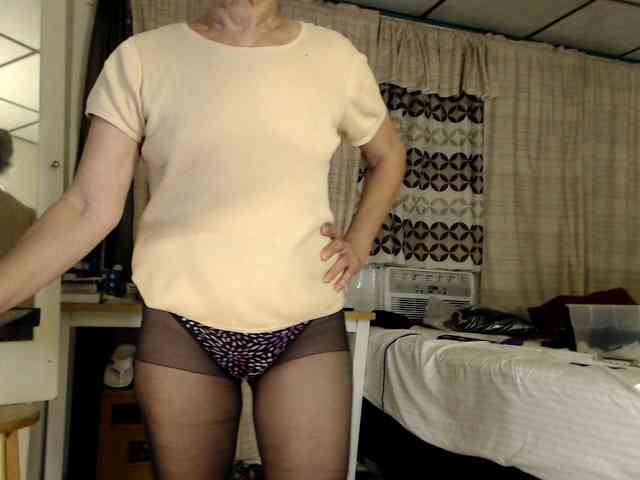 FIXMYASSTOO webcam