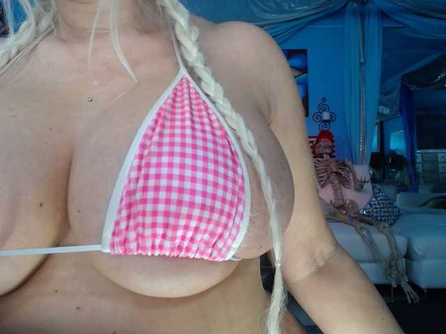 Preview of adrianna_fox