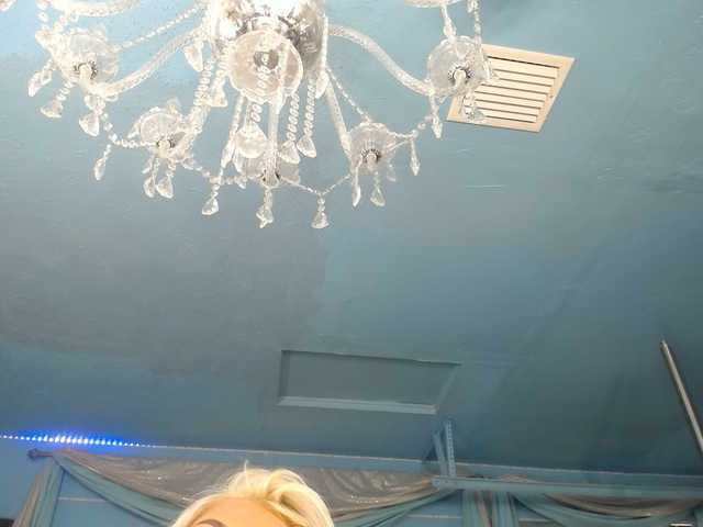 adrianna_fox's BongaCams show and profile