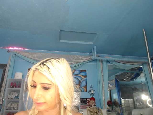 adrianna_fox live sex show