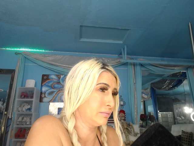 adrianna_fox live sex show