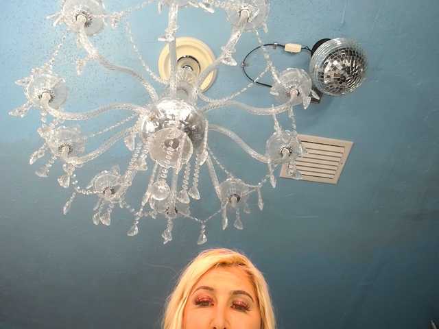 adrianna_fox cam belle