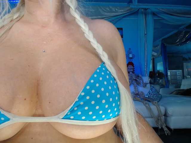 adrianna_fox online
