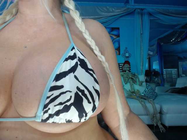 Preview of adrianna_fox