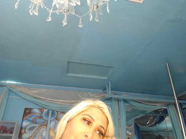 adrianna_fox from BongaCams is Freechat