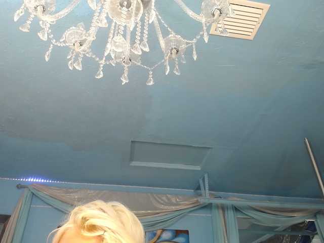 adrianna_fox's BongaCams show and profile