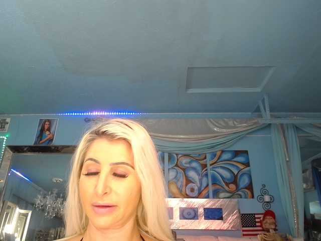 adrianna_fox webcam