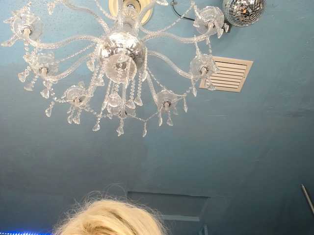 adrianna_fox's BongaCams show and profile