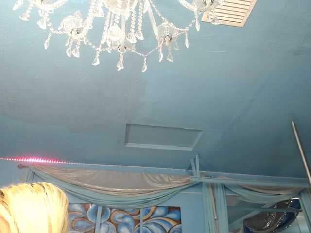 adrianna_fox's BongaCams show and profile