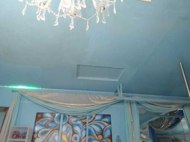 adrianna_fox's BongaCams show and profile