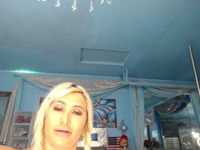 adrianna_fox live sex show