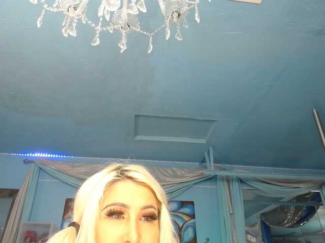 adrianna_fox belle show