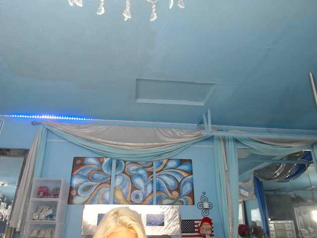 adrianna_fox's BongaCams show and profile