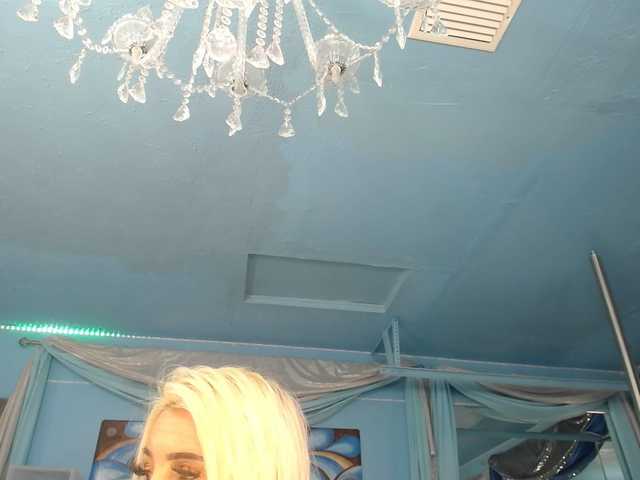 adrianna_fox from BongaCams is Freechat