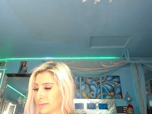  adrianna_fox chat room