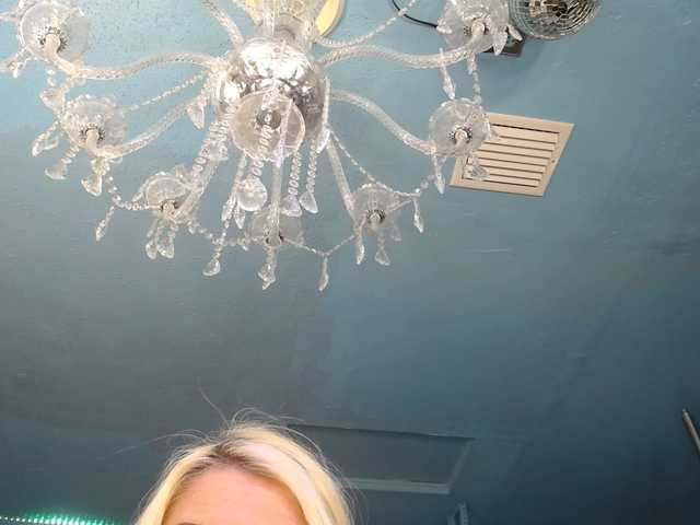 adrianna_fox's BongaCams show and profile