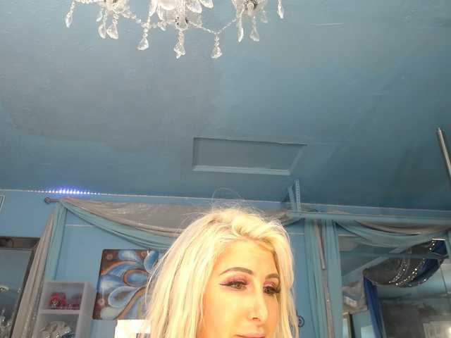 adrianna_fox cam belle