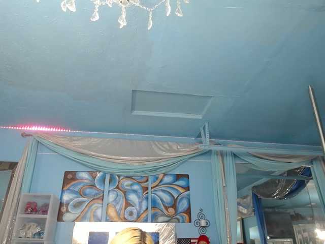 adrianna_fox's BongaCams show and profile