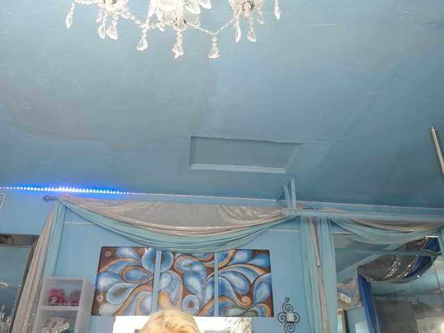 adrianna_fox cam belle