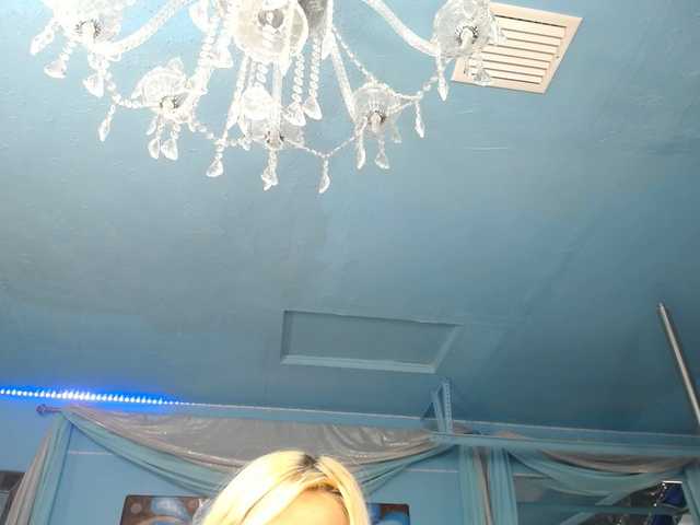 adrianna_fox from BongaCams is Freechat