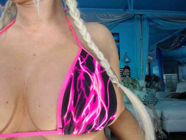 adrianna_fox adrianna_fox