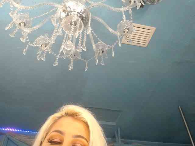 adrianna_fox webcam