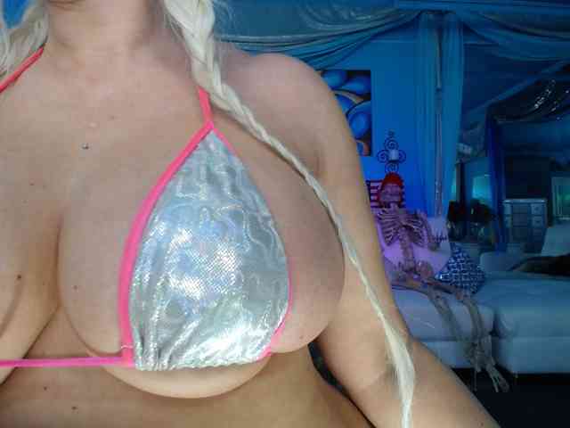 adrianna_fox webcam