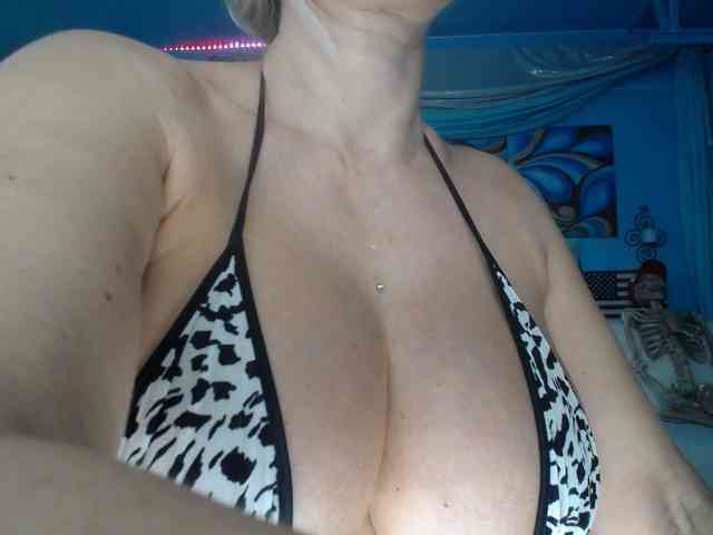 adrianna_fox webcam