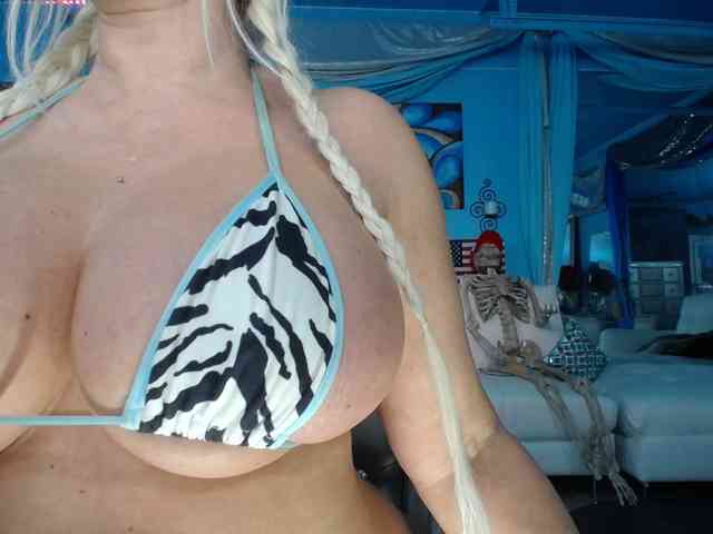 adrianna_fox adrianna_fox