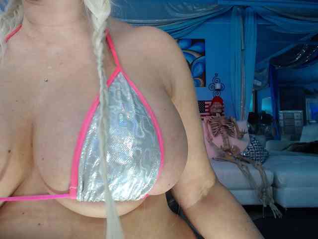 adrianna_fox adrianna_fox