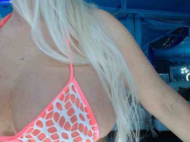 adrianna_fox webcam