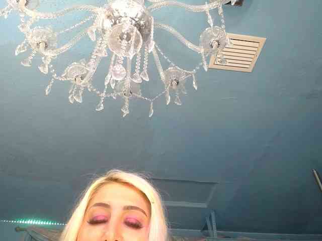 adrianna_fox webcam