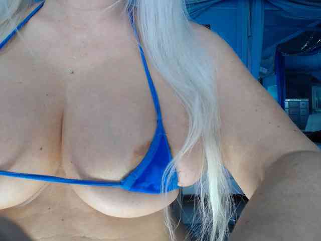 adrianna_fox webcam