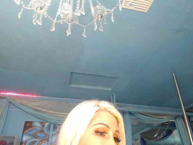 adrianna_fox Live Webcam on BongaCams