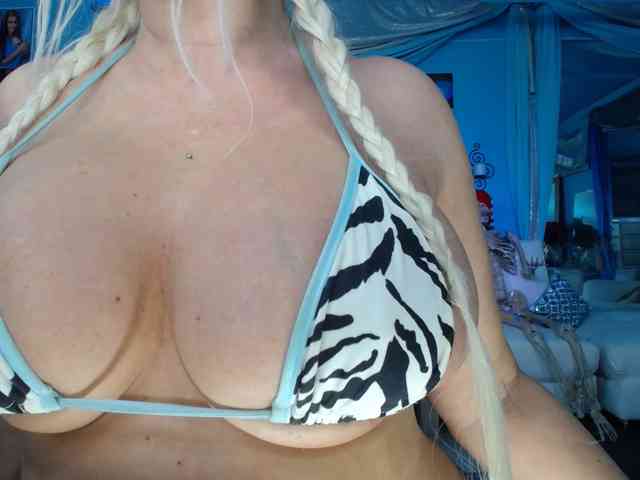 adrianna_fox webcam