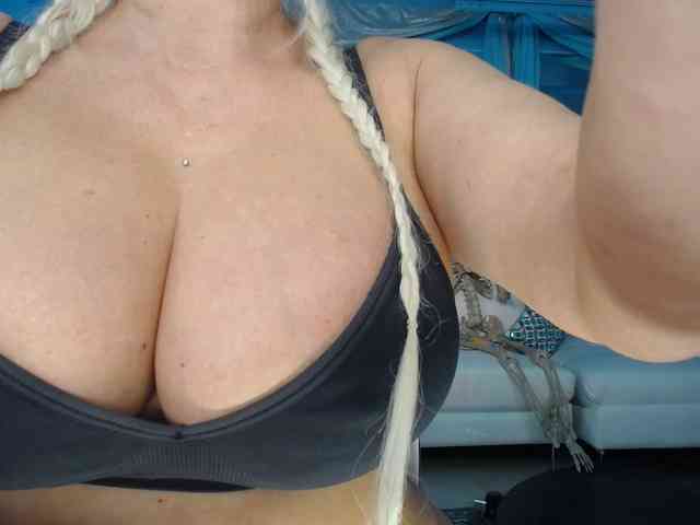 adrianna_fox adrianna_fox