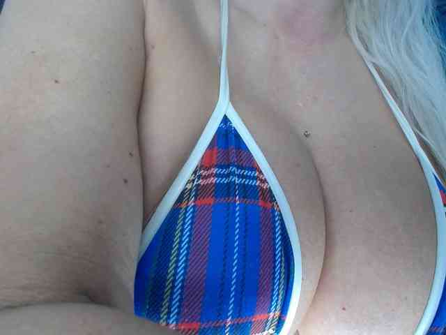 adrianna_fox webcam