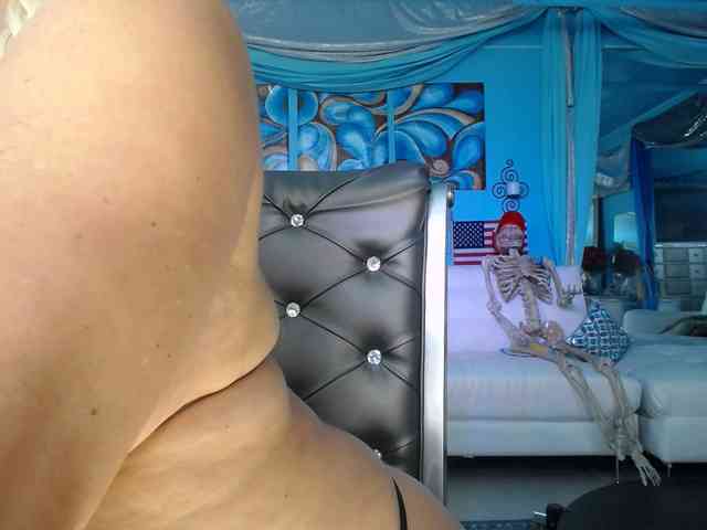 adrianna_fox adrianna_fox