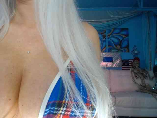 adrianna_fox webcam