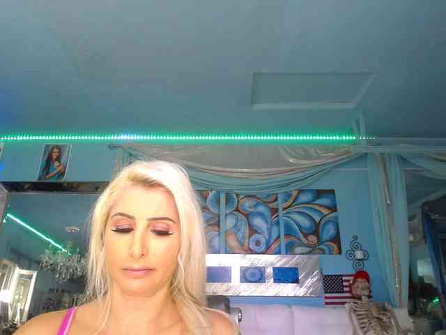 online chatting Adrianna Fox