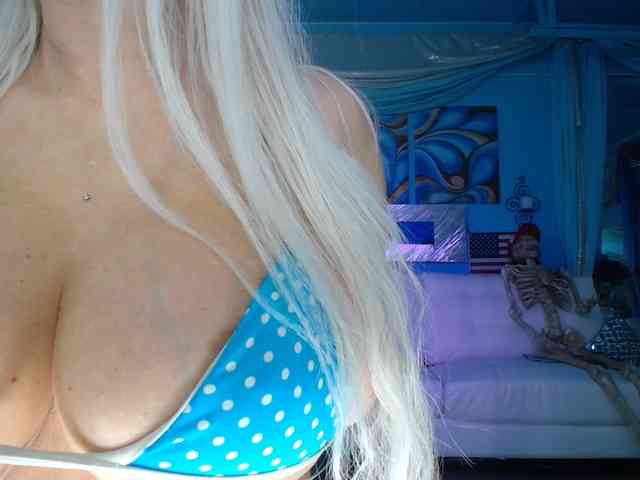 adrianna_fox webcam