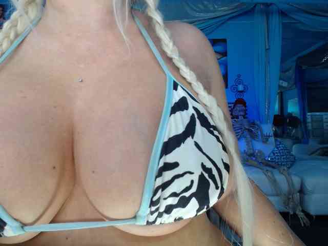 adrianna_fox webcam