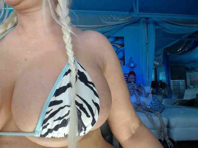 adrianna_fox webcam