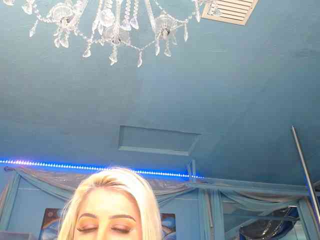 adrianna_fox webcam