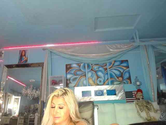 adrianna_fox webcam