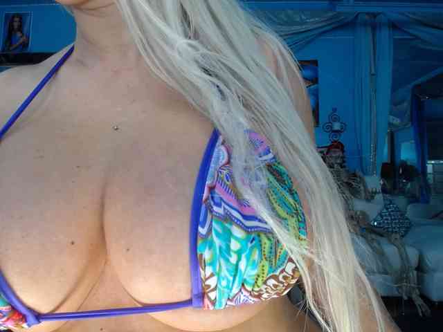adrianna_fox webcam