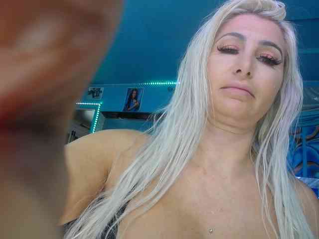 adrianna_fox webcam