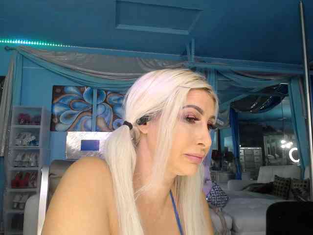 adrianna_fox webcam